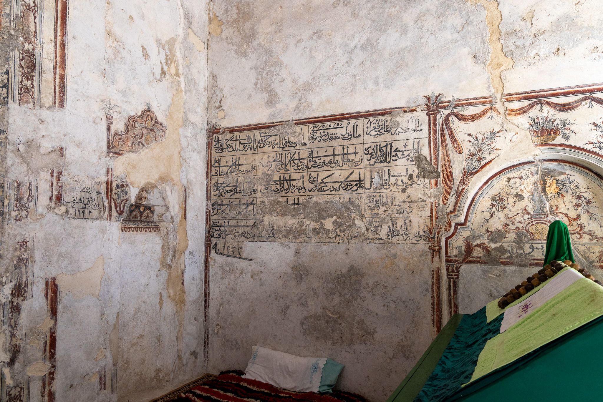 Krujë 山坡上遺落的星月，靜靜守護數百年的蘇菲派修道院 — Dollma Tekke